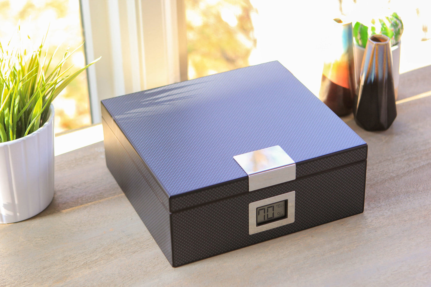 Elite Carbon Fiber Cigar Humidor - 100% Spanish Cedar Interior